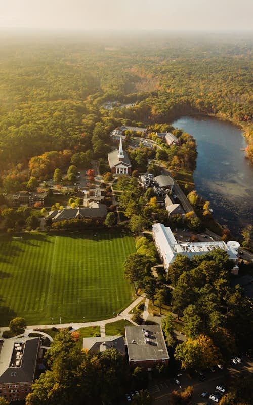 A drone shot of Gordon's campus in summer