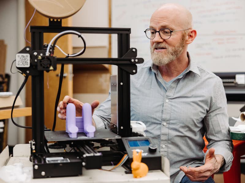 Professor demonstrates 3D printer