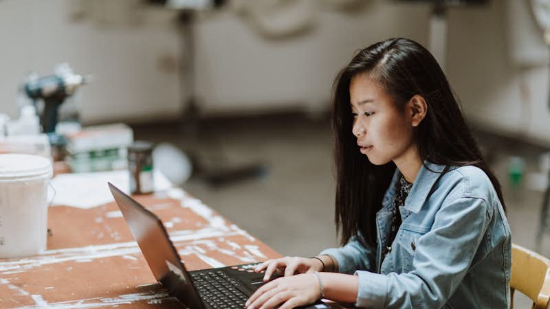 A studnet works on stress management skills for midterms.